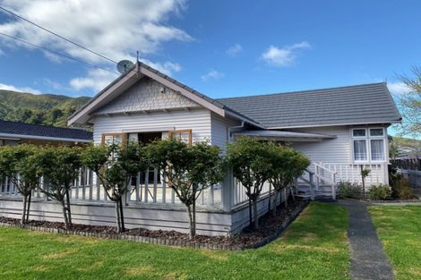 Photo of property in 16 Norton Park Avenue, Fairfield, Lower Hutt, 5011