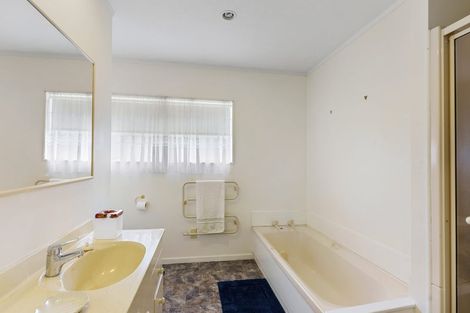 Photo of property in 44 Arawhata Road, Paraparaumu, 5032