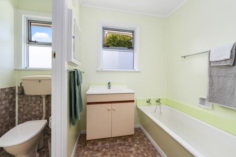 Photo of property in 6 Waugh Street, Kimbolton, 4777