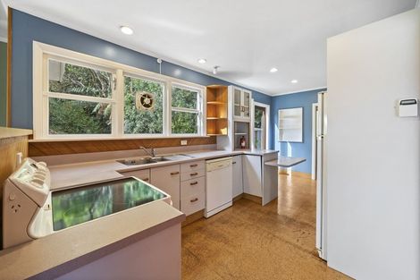 Photo of property in 115 Kamahi Street, Stokes Valley, Lower Hutt, 5019