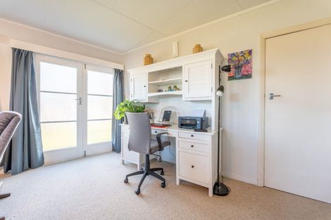 Photo of property in 15 Rugby Street, Waimate, 7924