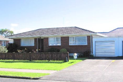 Photo of property in 2/2 Dillimore Avenue, Pakuranga, Auckland, 2010