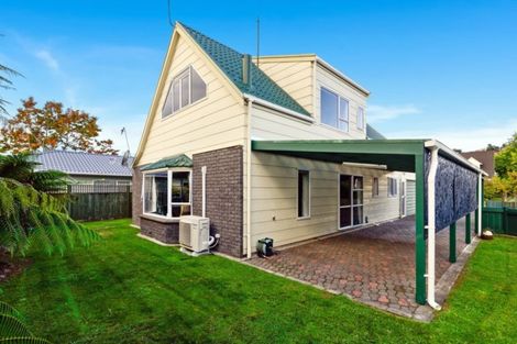 Photo of property in 4a Gemini Place, Kawaha Point, Rotorua, 3010