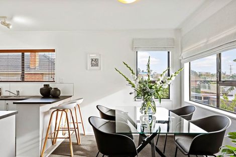 Photo of property in 2/15 Margan Avenue, New Lynn, Auckland, 0600