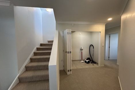Photo of property in 7 Shearwater Rise, Rothesay Bay, Auckland, 0630