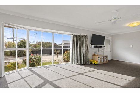 Photo of property in 62 Hargood Street, Woolston, Christchurch, 8062