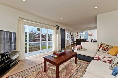 Photo of property in 1/62 Centorian Drive, Windsor Park, Auckland, 0632