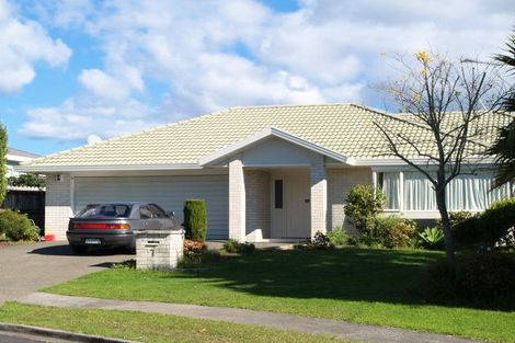 Photo of property in 7 Bampton Rise, Northpark, Auckland, 2013