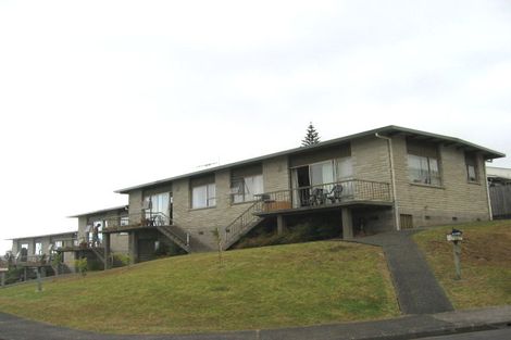 Photo of property in 5/2 Nea Place, Hillcrest, Auckland, 0627