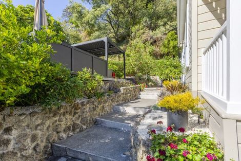 Photo of property in 27 Main Street, Hospital Hill, Napier, 4110