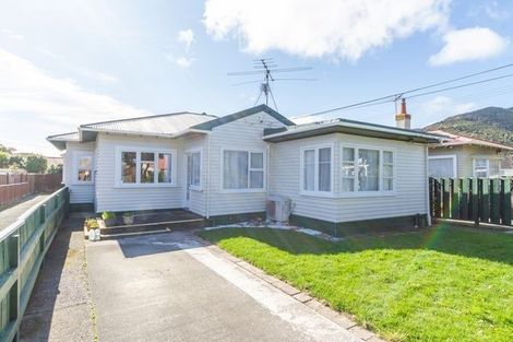 Photo of property in 27 Guthrie Street, Waterloo, Lower Hutt, 5011