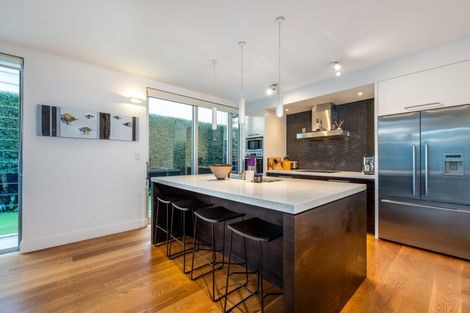 Photo of property in 19 Muritai Road, Milford, Auckland, 0620