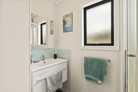 Photo of property in 33 Karewa Street, Castlecliff, Whanganui, 4501