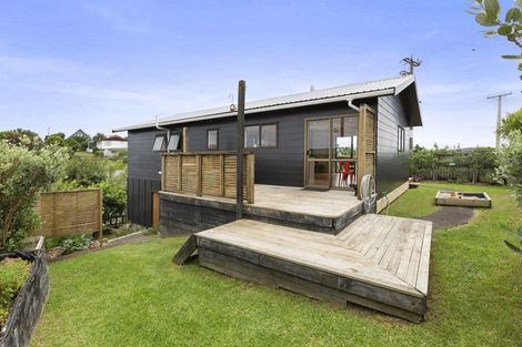 Photo of property in 9 Point Street, Raglan, 3225