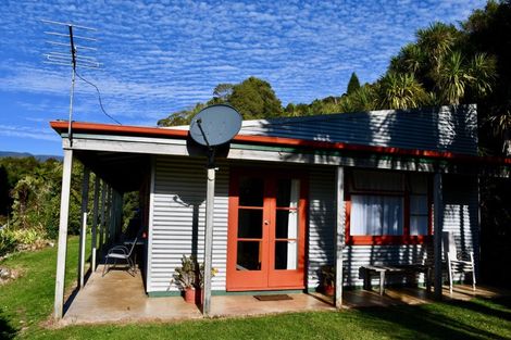 Photo of property in 6 Arapito Road, Karamea, 7893