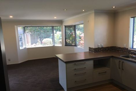 Photo of property in 10 Handley Crescent, Wigram, Christchurch, 8042