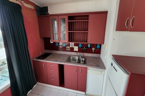 Photo of property in Churchill Flats, 213 The Terrace, Wellington Central, Wellington, 6011