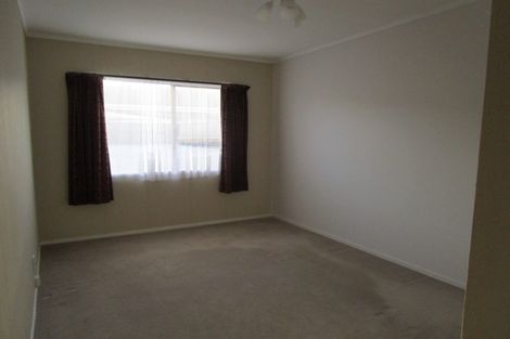 Photo of property in 2/16 Waimai Avenue, Weymouth, Auckland, 2103