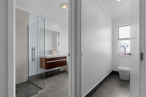 Photo of property in 377 One Tree Point Road, One Tree Point, 0118