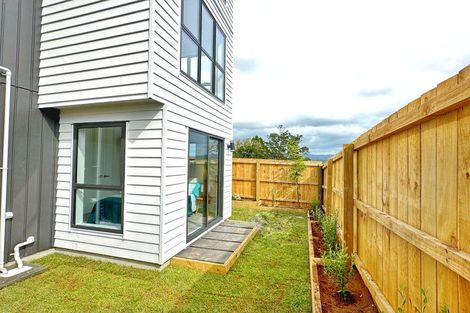 Photo of property in 10f Robert Burke Place, Henderson, Auckland, 0612