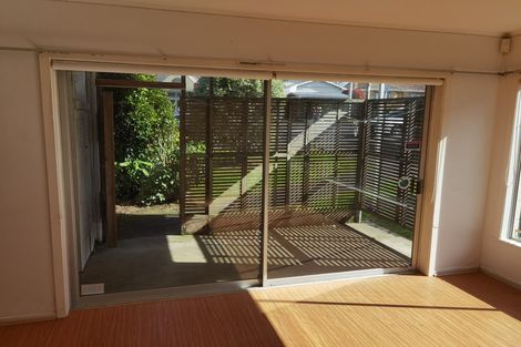 Photo of property in 1/736 Mount Eden Road, Mount Eden, Auckland, 1024