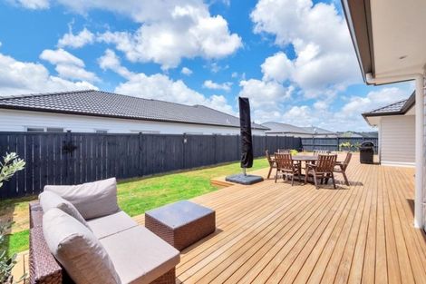 Photo of property in 3 Kuawa Drive, Kumeu, 0810