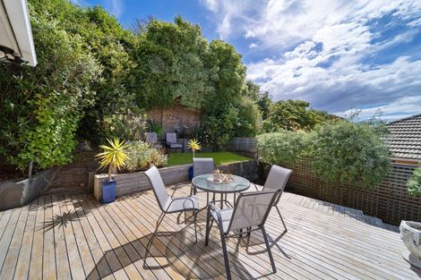 Photo of property in 96 Easther Crescent, Kew, Dunedin, 9012