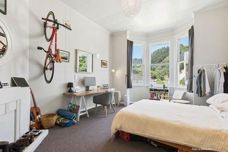 Photo of property in 4 Shannon Street, Mount Victoria, Wellington, 6011