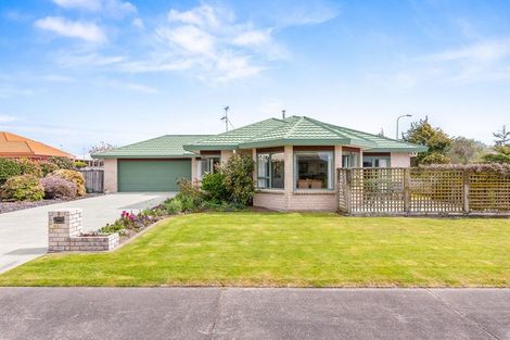 Photo of property in 2 Kaye's Place, Paraparaumu Beach, Paraparaumu, 5032