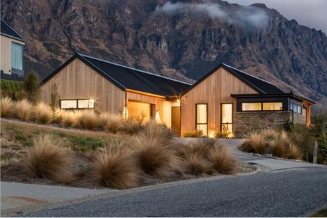 Photo of property in 9 Arran Lane, Jacks Point, Queenstown, 9371