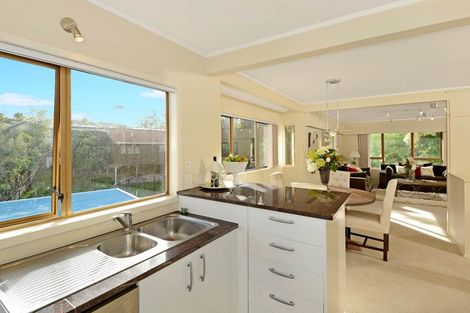 Photo of property in 16 Lake Road, Northcote, Auckland, 0627