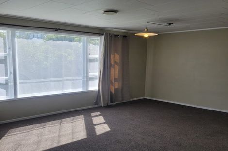 Photo of property in 15 Craigbank Avenue, New Lynn, Auckland, 0600