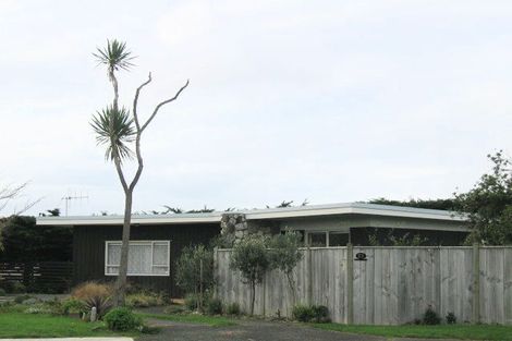 Photo of property in 23 Bahama Crescent, Paraparaumu Beach, Paraparaumu, 5032