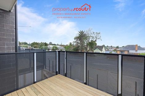Photo of property in 2/1 Fruitvale Road, New Lynn, Auckland, 0600