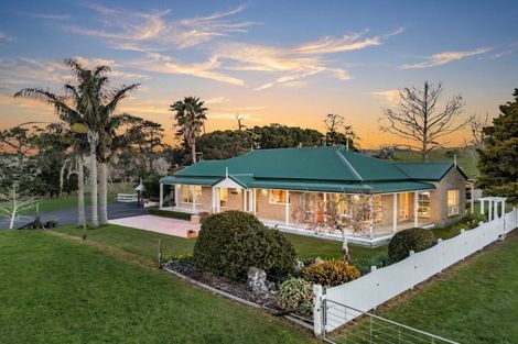 Photo of property in 154 Awa Road, Kumeu, 0891