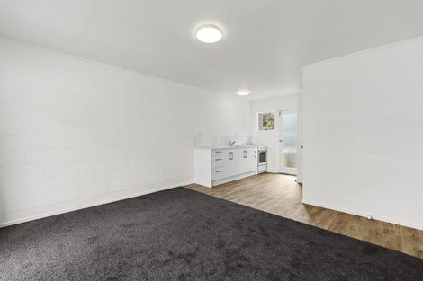 Photo of property in 2/89 Glenpark Avenue, Frankleigh Park, New Plymouth, 4310