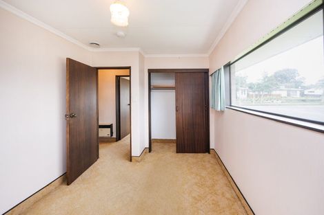 Photo of property in 2 Hillcrest Drive, Kelvin Grove, Palmerston North, 4414