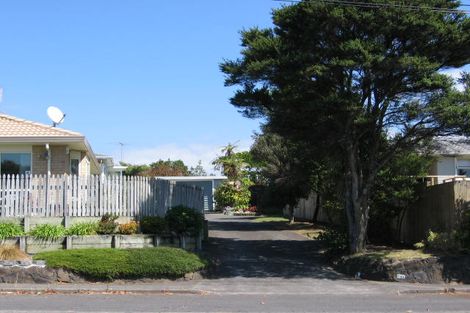 Photo of property in 1/44 County Road, Torbay, Auckland, 0630