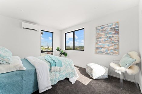 Photo of property in 21 Bronzewater Drive, Silverdale, 0932