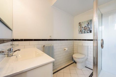 Photo of property in 17 Saint Michaels Crescent, Kelburn, Wellington, 6012