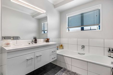 Photo of property in 21 Omega Place, Coastlands, Whakatane, 3120