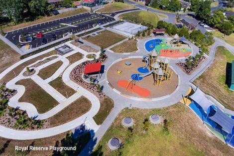 Photo of property in 3/100 Royal Road, Massey, Auckland, 0614