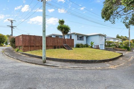 Photo of property in 13 York Crescent, Westown, New Plymouth, 4310