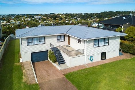 Photo of property in 34 Knights Road, Rothesay Bay, Auckland, 0630