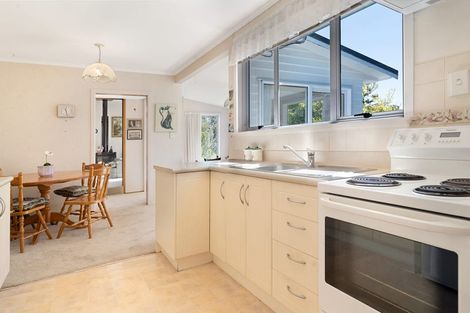 Photo of property in 12 Carter Road, Oratia, Auckland, 0604