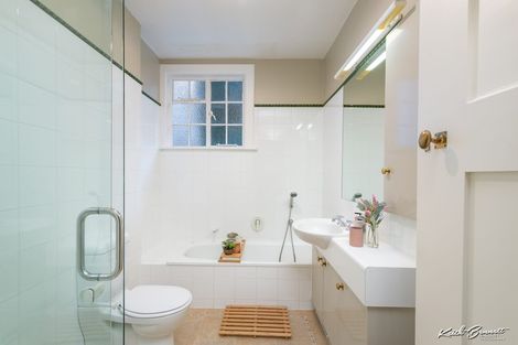 Photo of property in 86 Bolton Street, Kelburn, Wellington, 6012