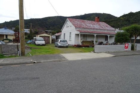 Photo of property in 10 Market Street, Picton, 7220