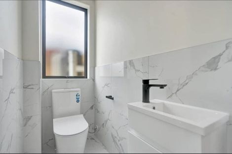 Photo of property in 49a Riverton Drive, Randwick Park, Auckland, 2105