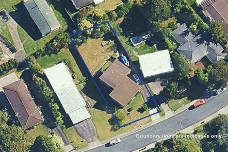 Photo of property in 18 Shanaway Rise, Hillcrest, Auckland, 0627