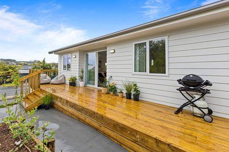 Photo of property in 82 Rosario Crescent, Red Beach, 0932